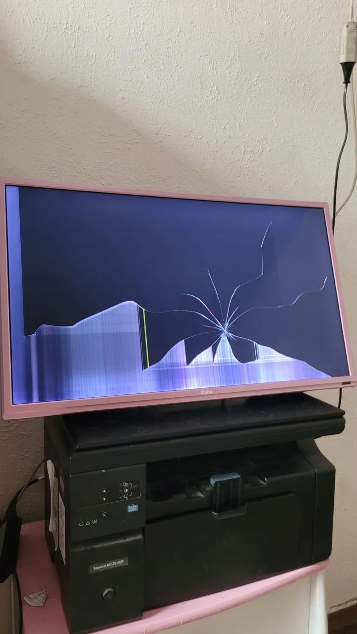 TV Philco 24 Polegadas LED cor de rosa - Foto 5