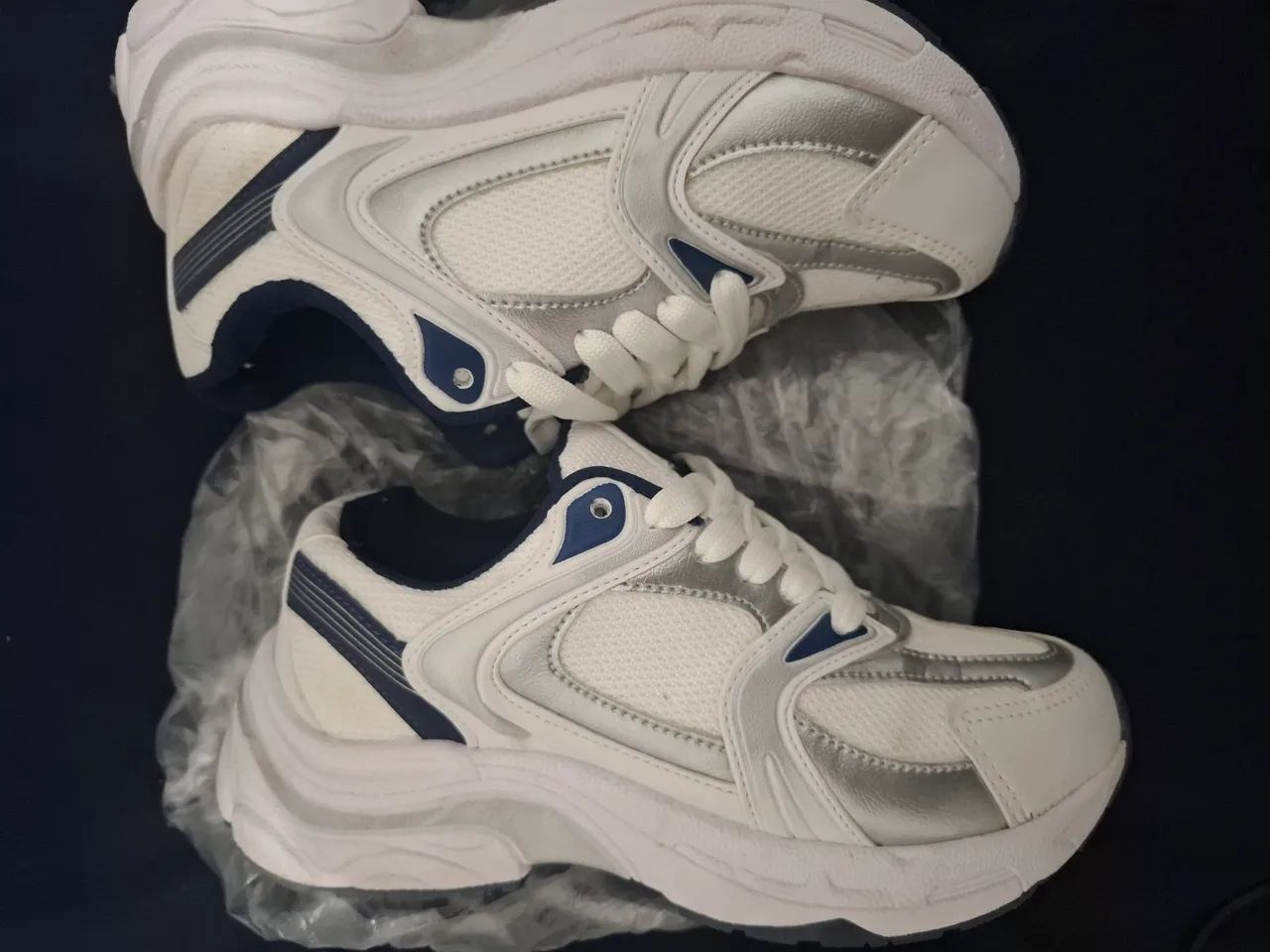 TÊNIS RETRO RUNNER LOGUS GRIP