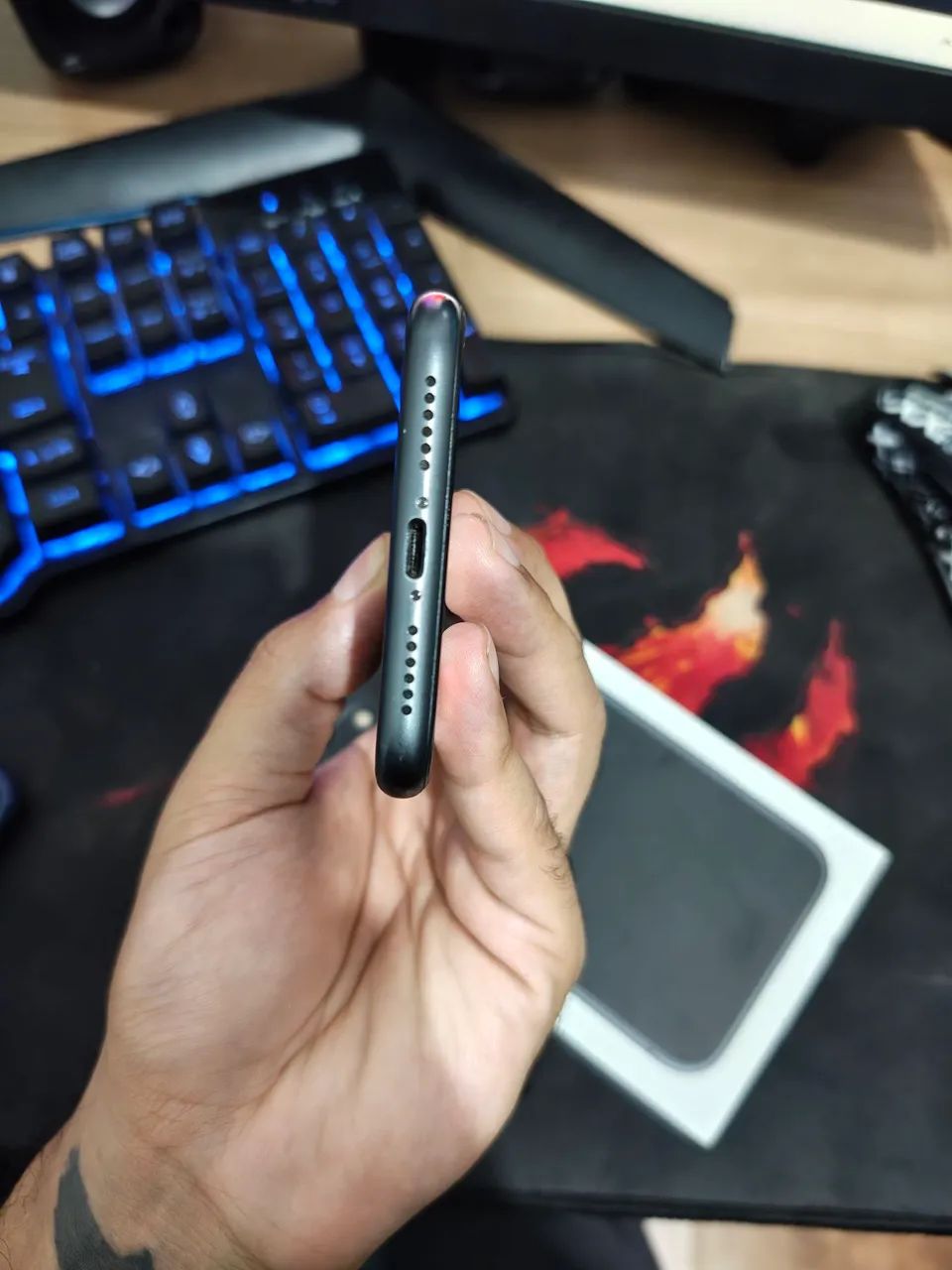 iPhone 11 64 GB preto com caixa - Foto 4