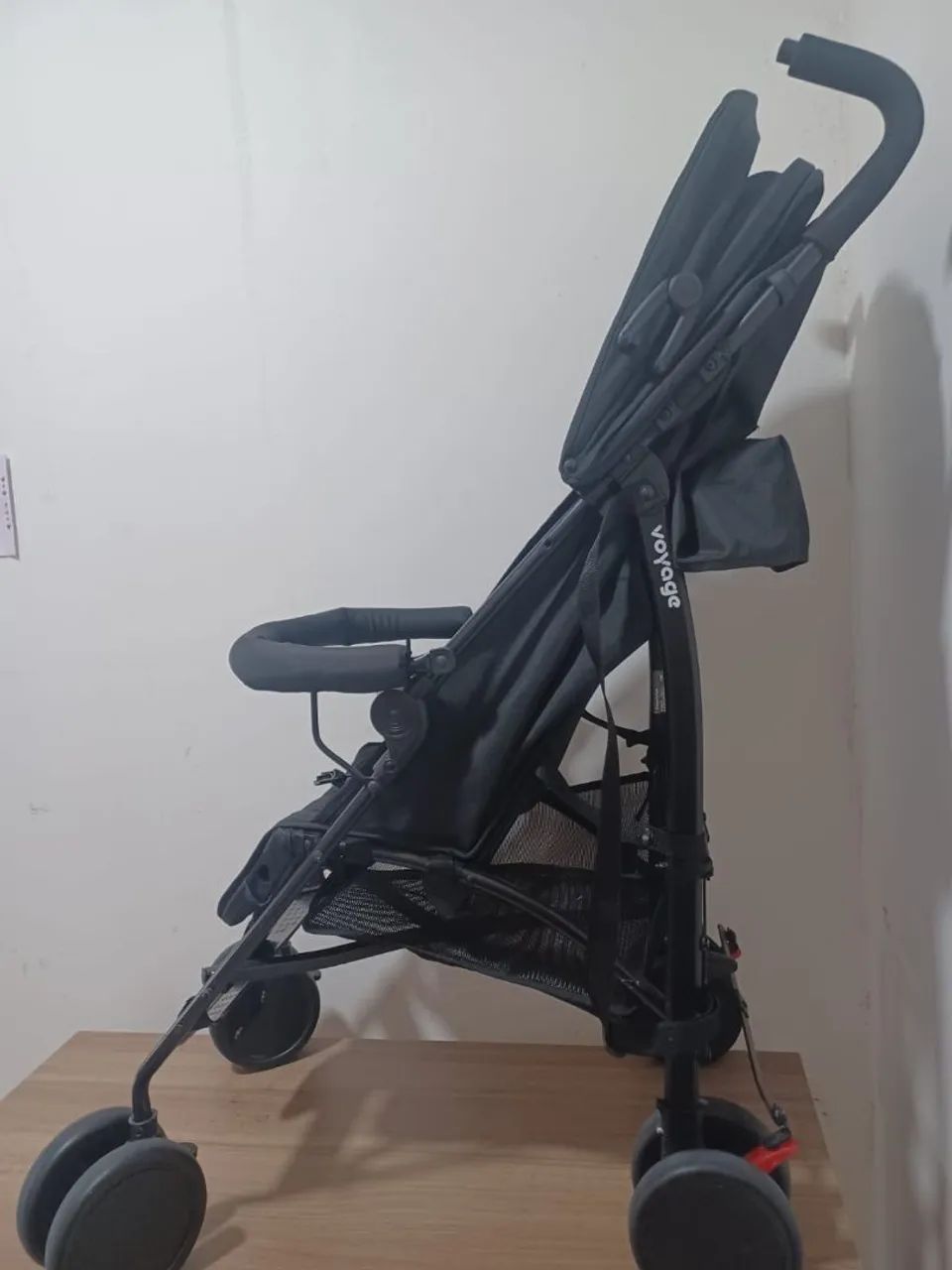 Carrinho de Bebê Park Preto da Voyage - Foto 4