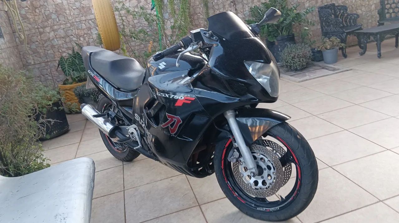 SUZUKI GSX 750F - Foto 4
