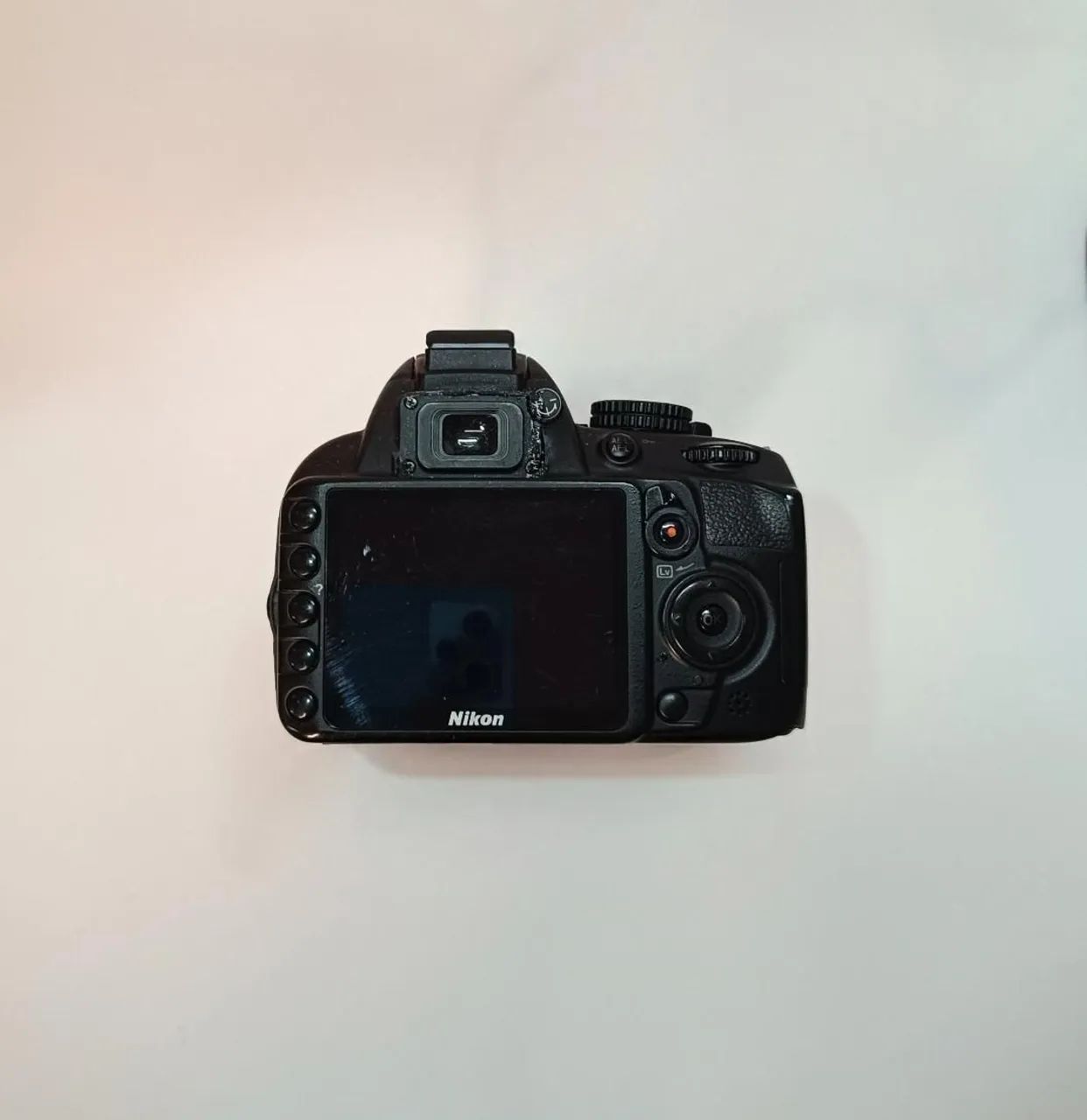 Nikon D3100 com lente do Kit com parasol - Foto 3