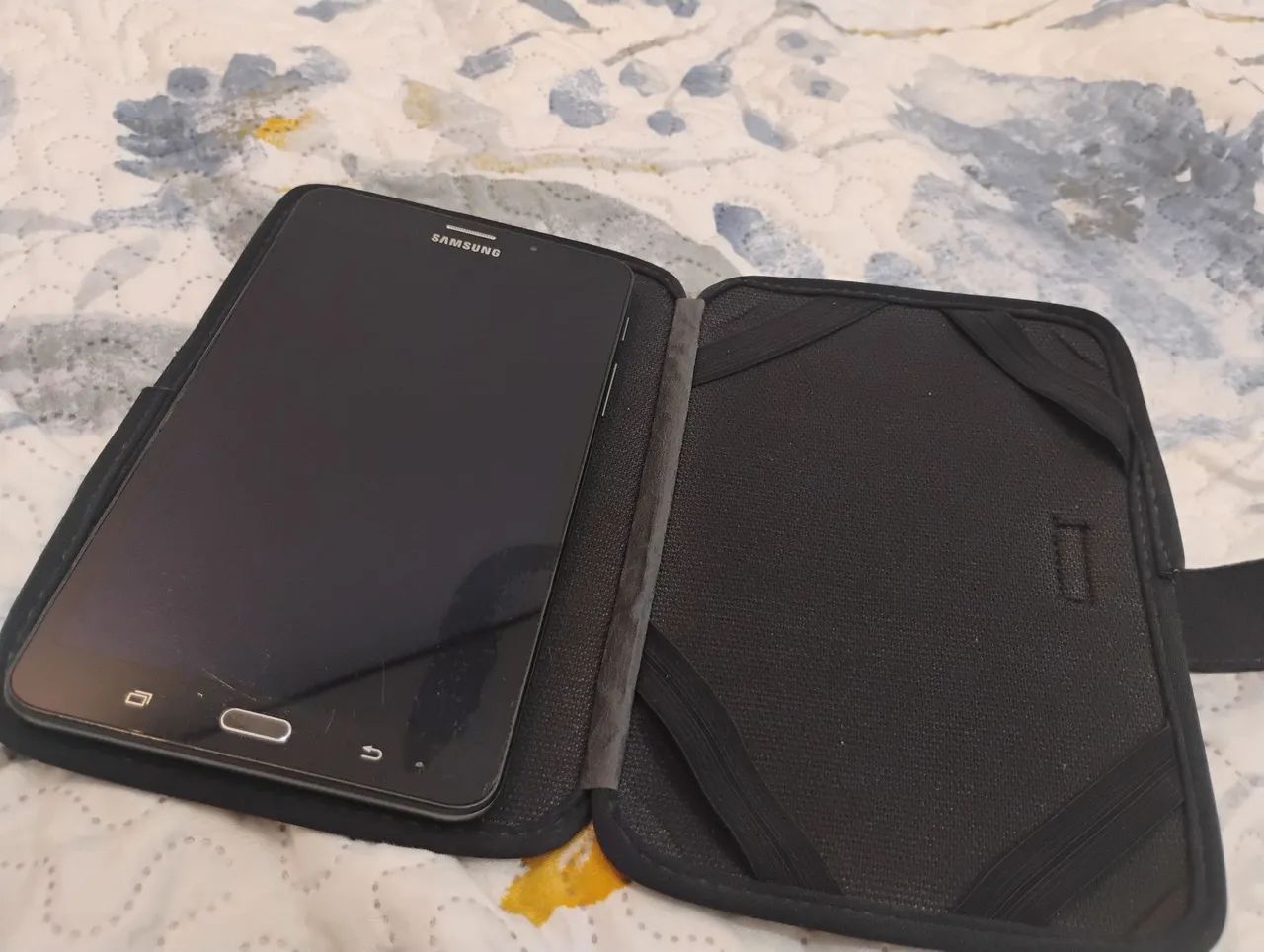 Tablet Samsung T280 , 7 polegadas com mini teclado e capinha