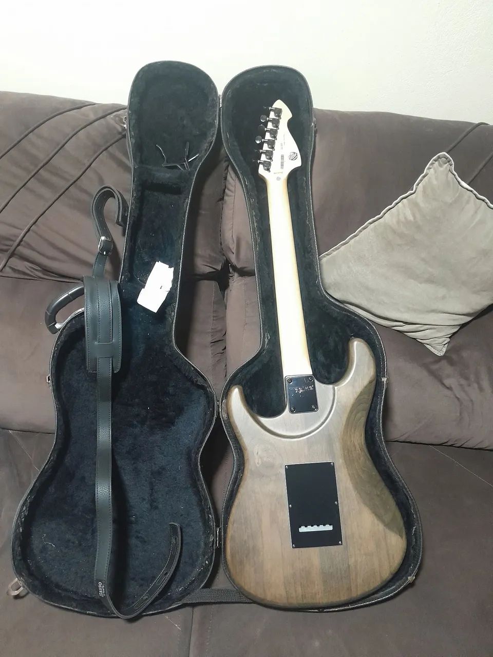 Guitarra + Case - Foto 3