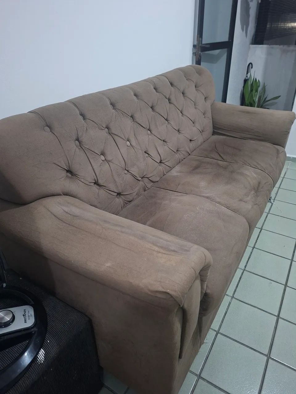 Vendo sofá 3 lugares - Foto 2