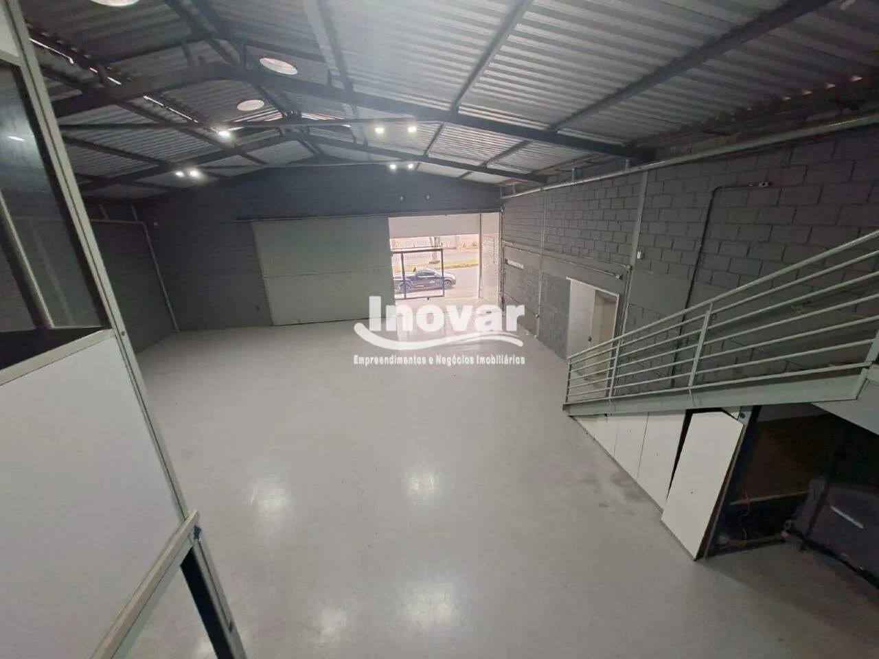 Galpão Moderno com Área Administrativa com aproximdamente 235 m2, pé direito de 8 metros,  - Foto 5
