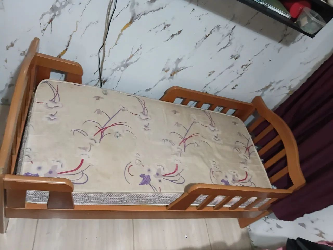 Cama infantil madeira com colchão espuma 
