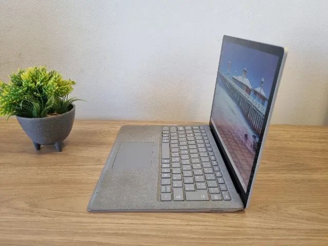 Notebook Microsoft Surface Laptop 1 - Core i5 | 7ª geração | 256GB SSD | 8GB DDR3 | 14" - Foto 3