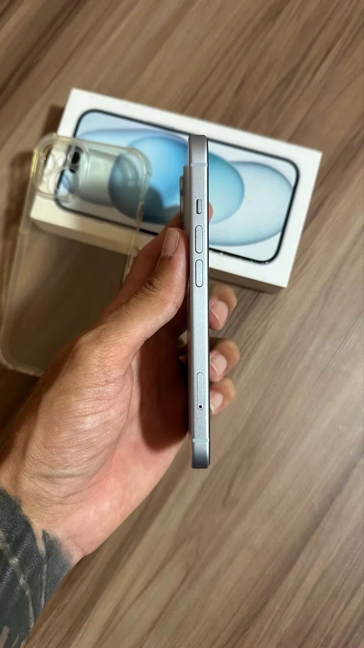 iPhone 15 blue