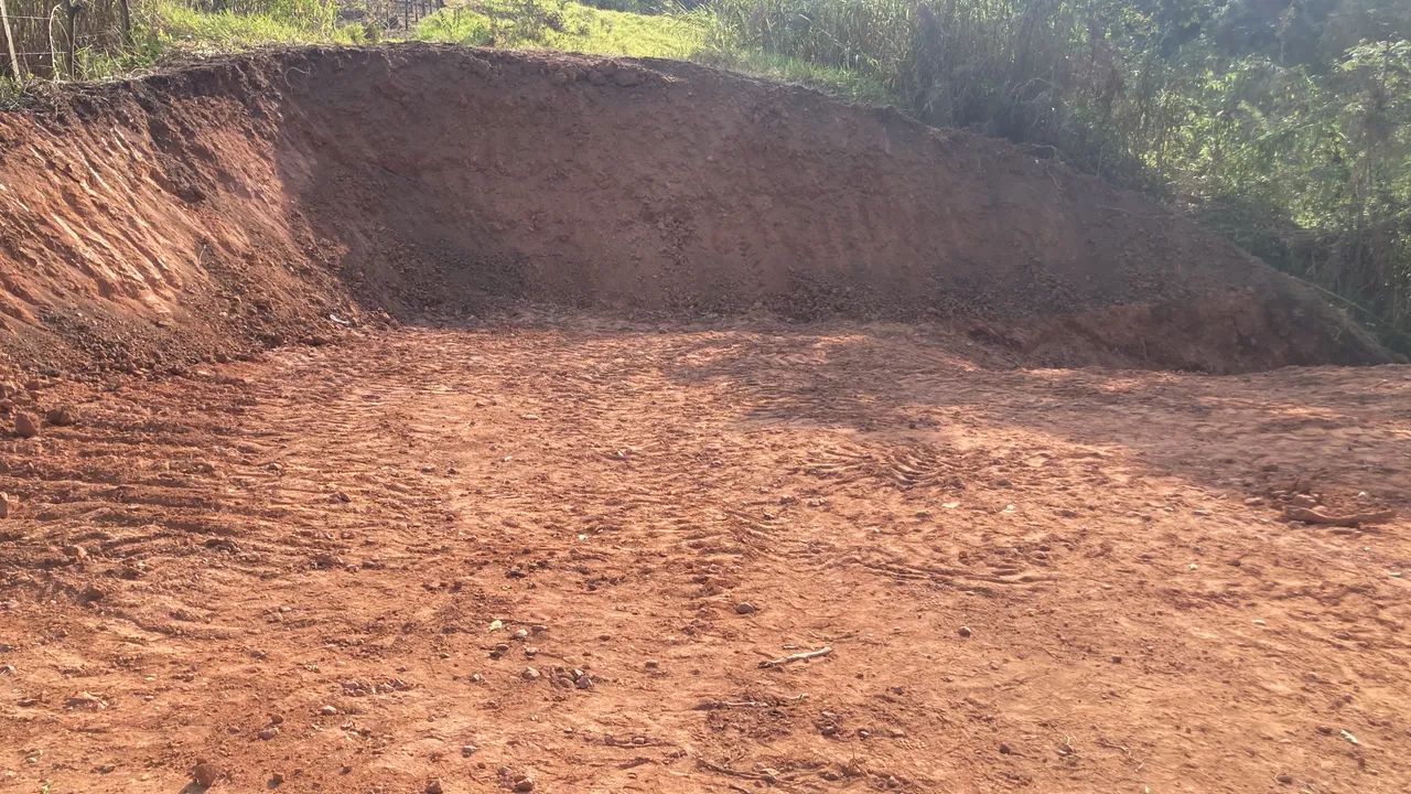 Chácara c/4000 m2 c/mina d?água.