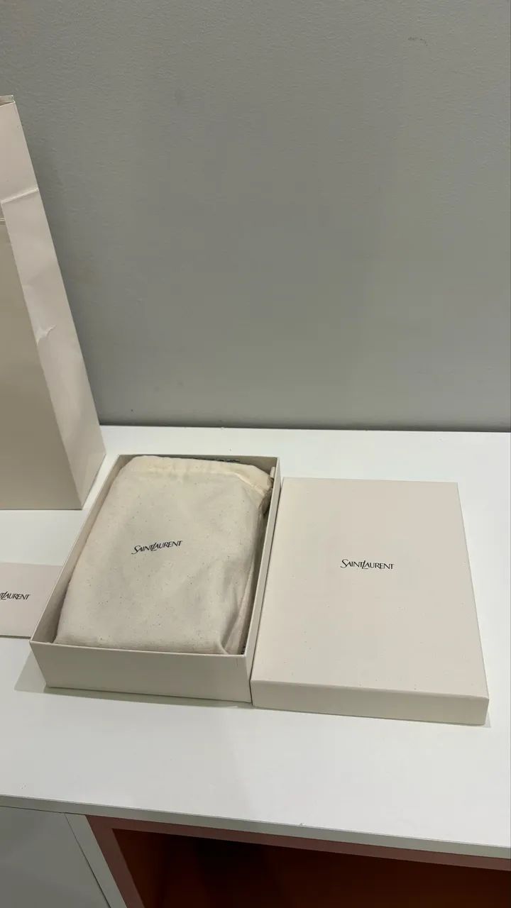 Saint Laurent YSL Clutch Cassandre com Logo Original - NOVA - NF + Caixa - Foto 3