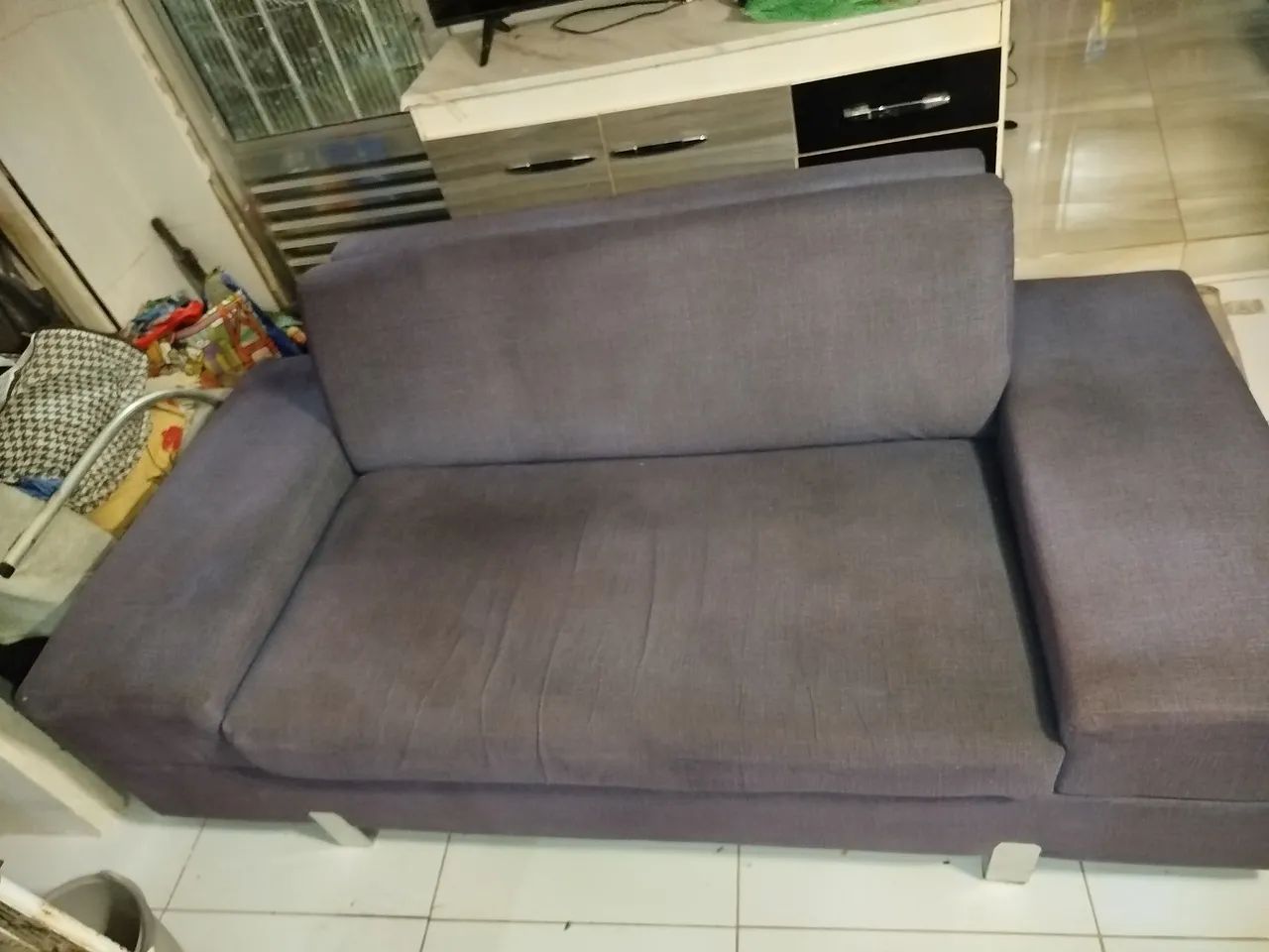 Sofá lindo todo bom confortável 3 lugares  - Foto 2