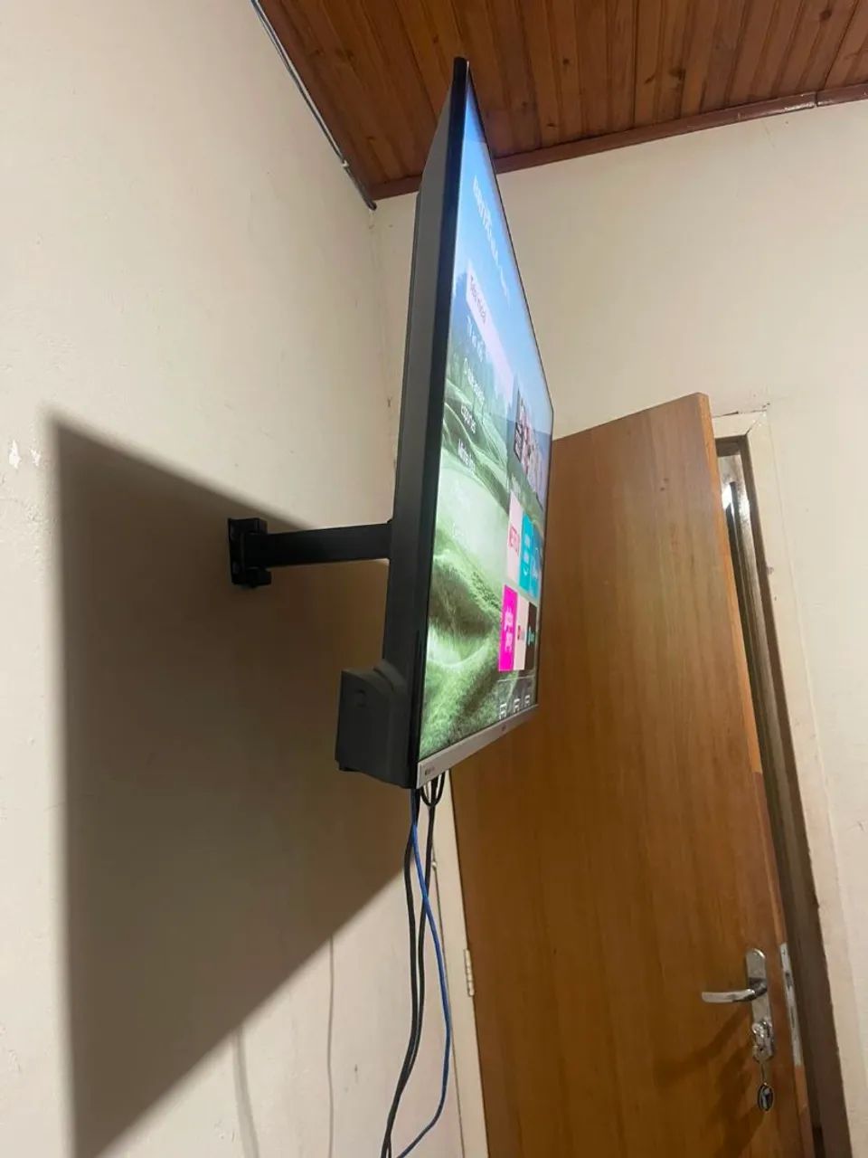 Tv Britânia Roku 40 polegadas (pra sair rápido) - Foto 3