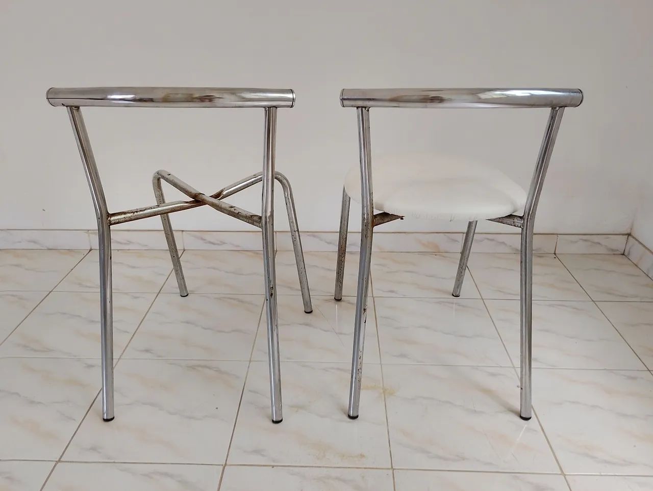 Conjunto com 2 cadeiras Carraro 105 (Modelo Padrão): - Foto 2