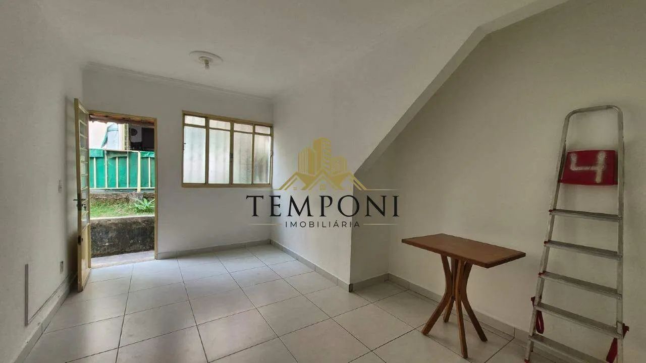 Excelente casa geminada com 2 quartos - Foto 2