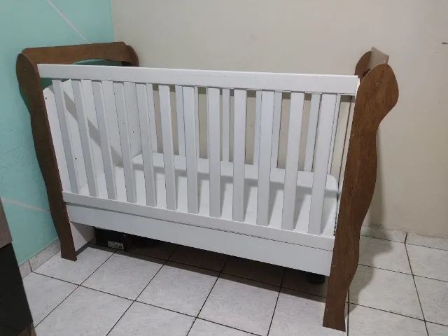 Berço que vira cama com colchão 