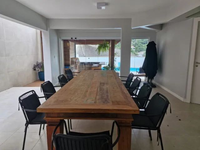 Mesa de Madeira Maciça em Peroba