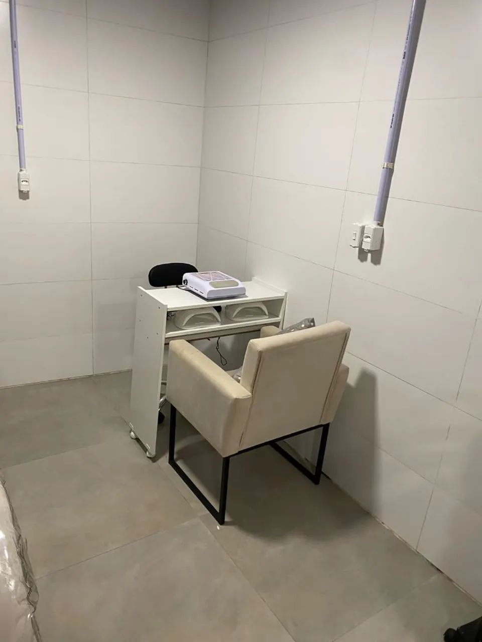 ALUGA-SE ESPAÇO PARA NAIL DESIGNER