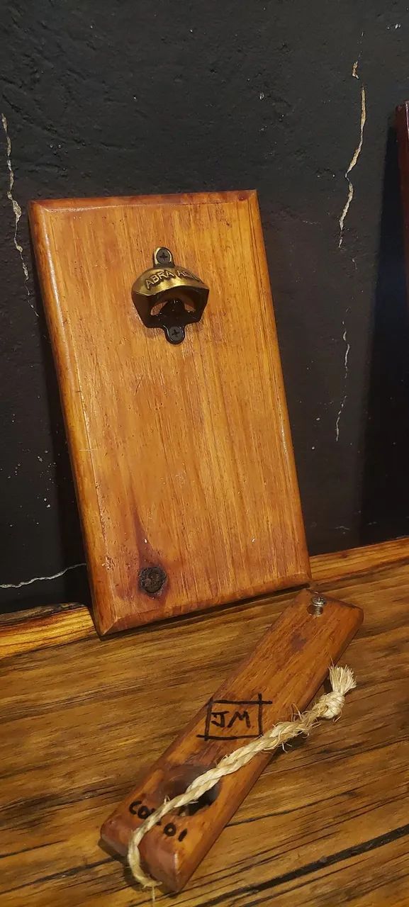 Abridor de garrafa de parede + brinde 