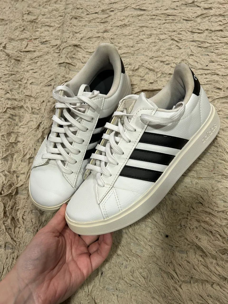 Tênis adidas