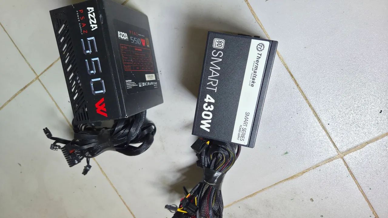 VENDO DUAS FONTES GAMES COM DEFEITO  - Foto 3