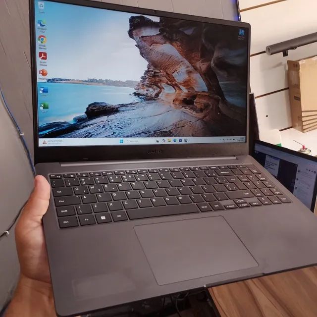 Samsung galaxybook 2 i3 12th (rapido)