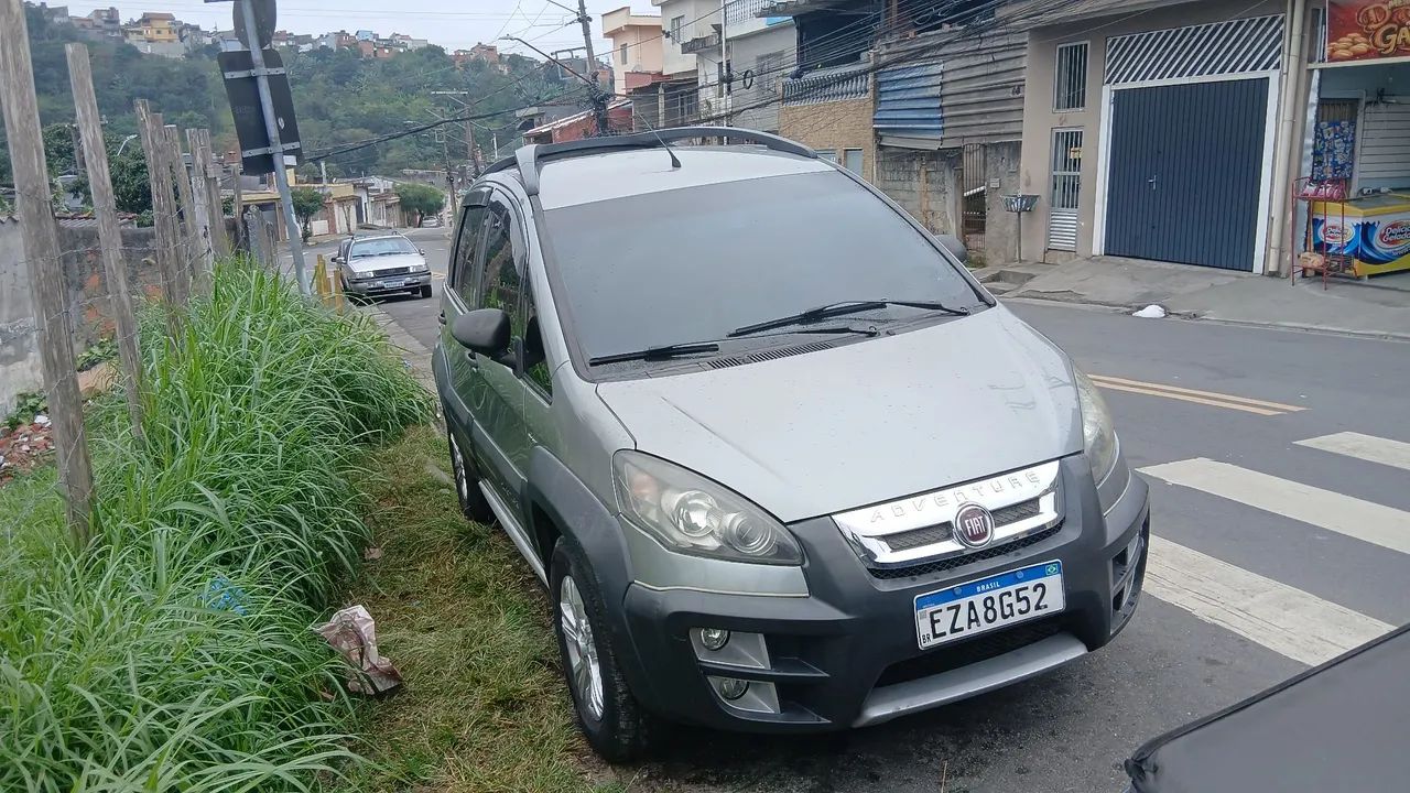 Fiat Idea Adv./ Adv.lock.dualogic 1.8 Flex 5P 2012 - Foto 2