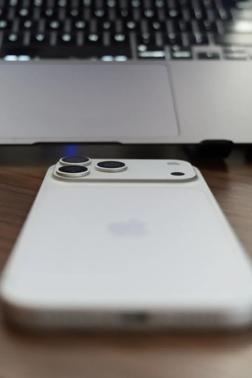 Vendo iphone 17 pro Max 256 silver - Foto 5