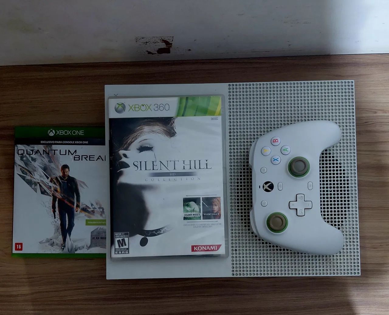 Vendo Xbox One Semi Novo Com controle Gamesir Com cabo USB 3 metros