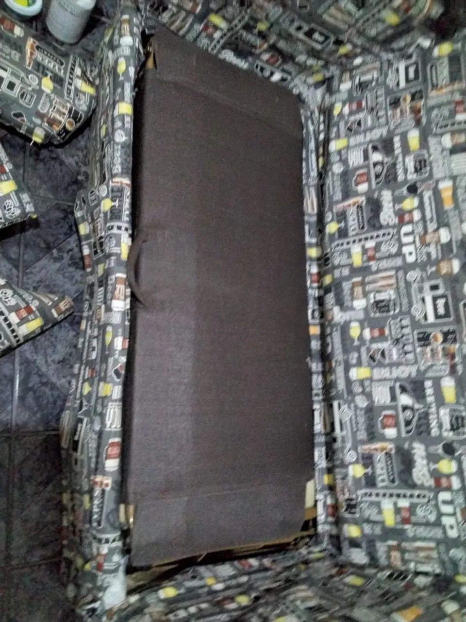 Sofá Cama com pés de ferro resistente. - Foto 3