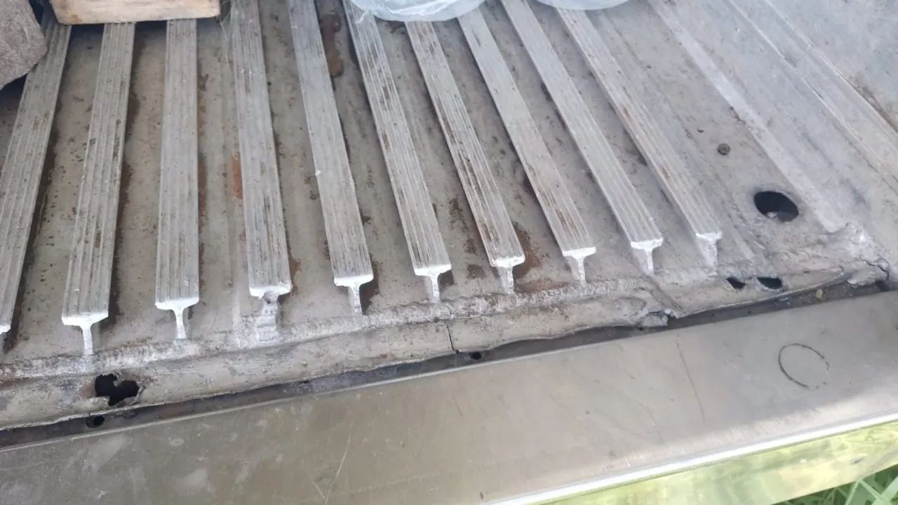 Vende-se baú refrigerado 3/4 