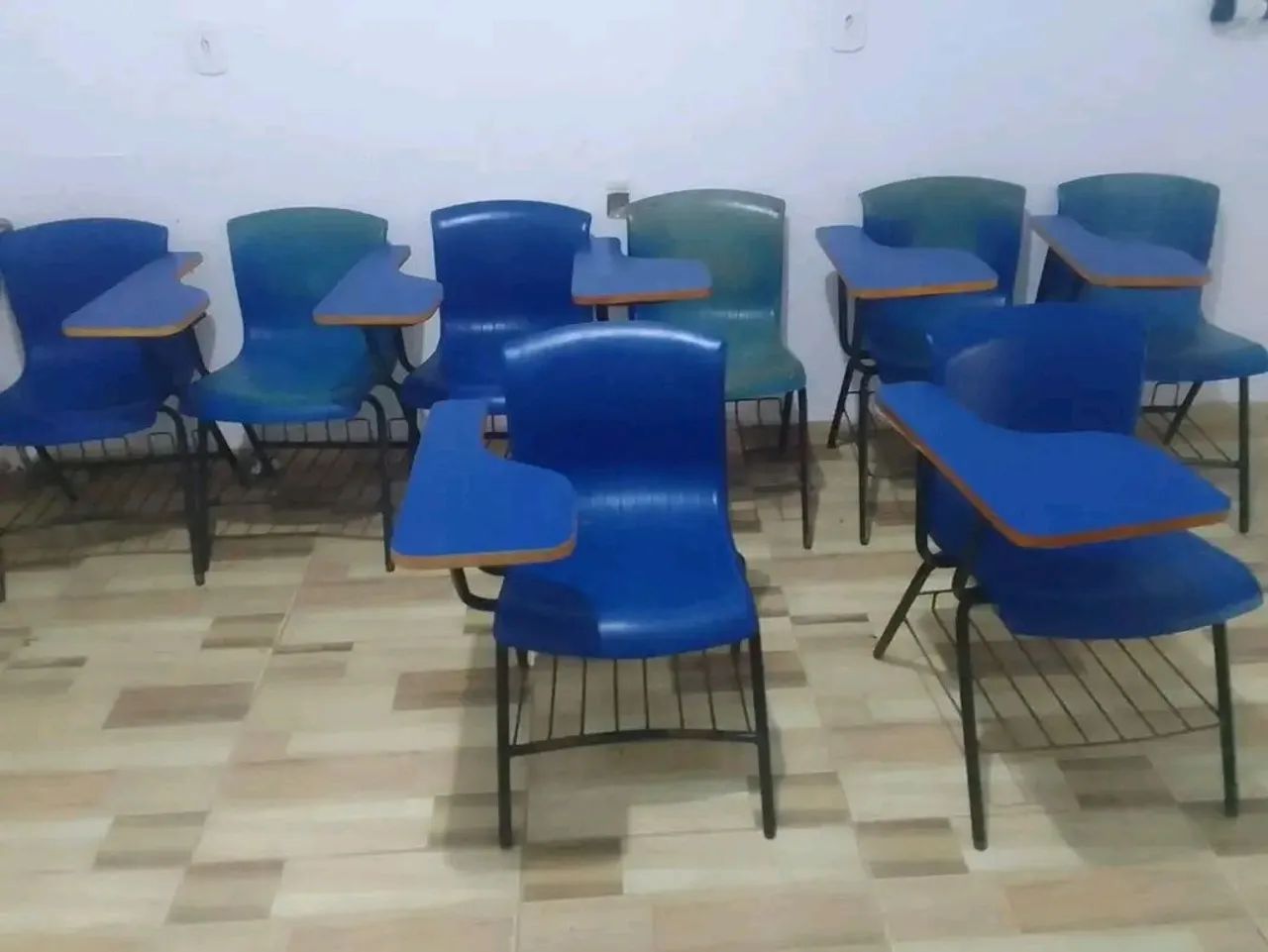 Vendo 40 Cadeiras universitária  - Foto 4