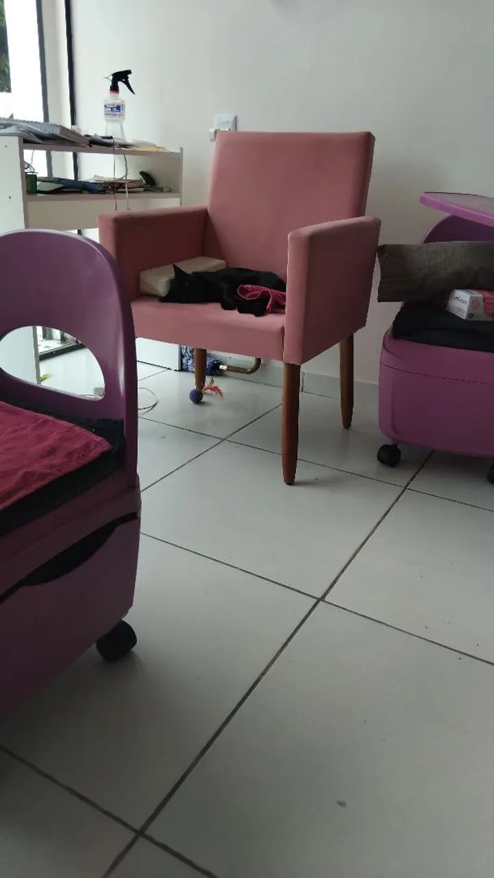 Manicure que trabalha com unha em Gel,e espaço para cabeleireira 