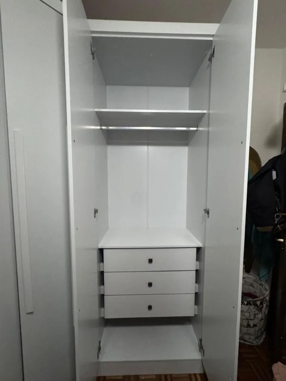 Guarda roupa em L