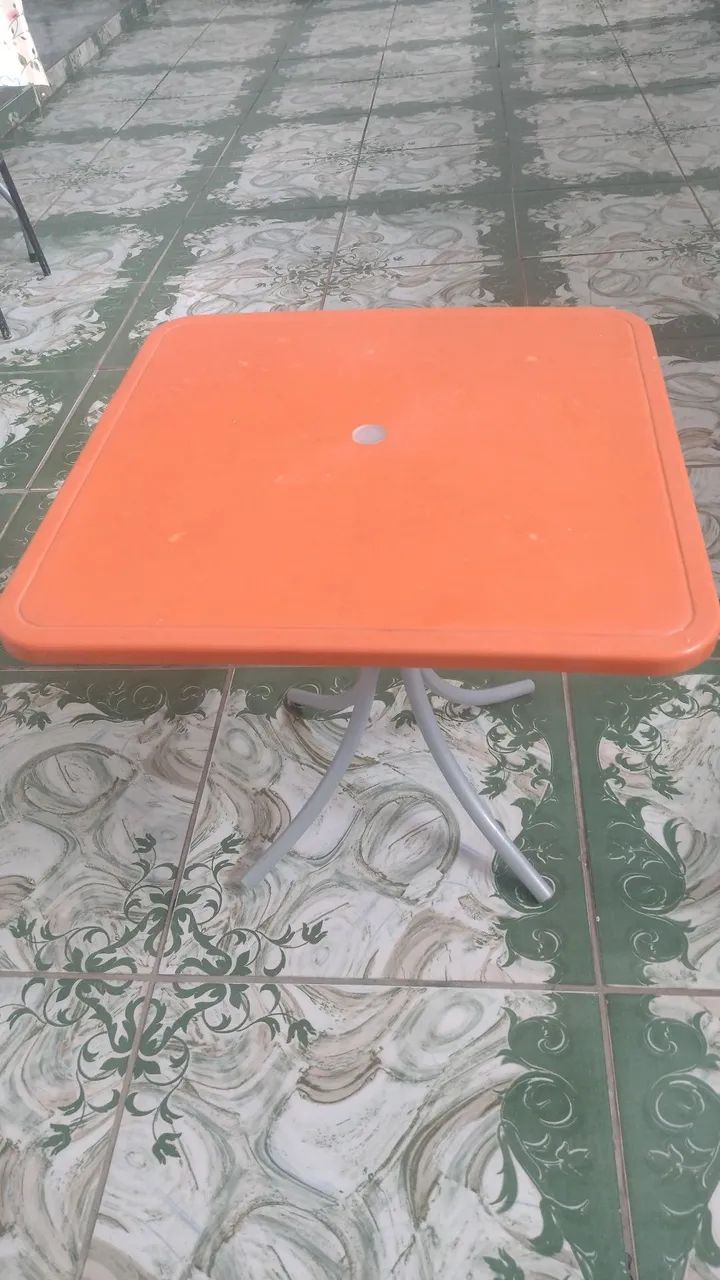 Mesinha desmontável 