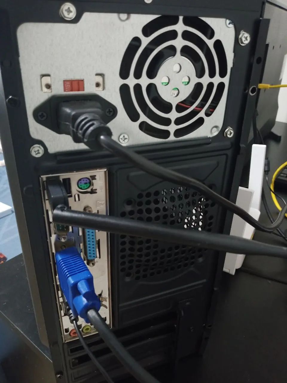 VENDO CPU COMPLETA MAIS ACESSORIOS FUNCIONANDO PERFEITAMENTE  - Foto 4