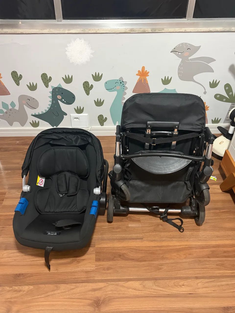 Carrinho de bebê com bebê conforto  - Foto 5