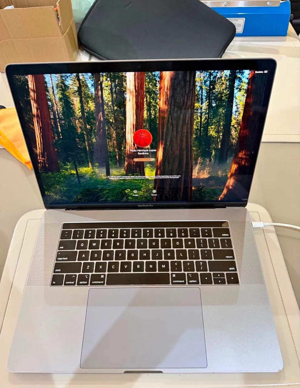 MacBook Pro 15インチ i9 32GB 1TB Vega20 MacBook Pro 15 2019 l Intel Core i9 l 32 Gb RAM l SSD 1 TB l