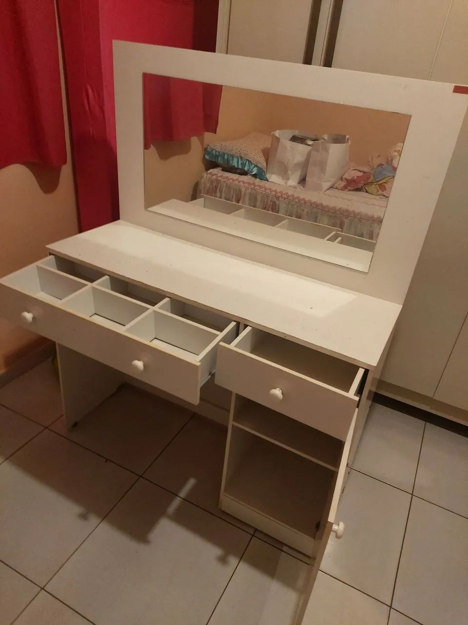 Penteadeira com divisoria e gavetas  - Foto 3