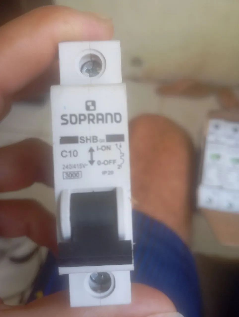 Dispositivo de proteção contra surtos  - Foto 4