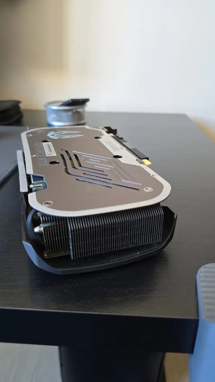 emTek GeForce RTX 4070 部品取り用 RTX 4070 - Peças de Hardware - São Francisco, Bento Gonçalves