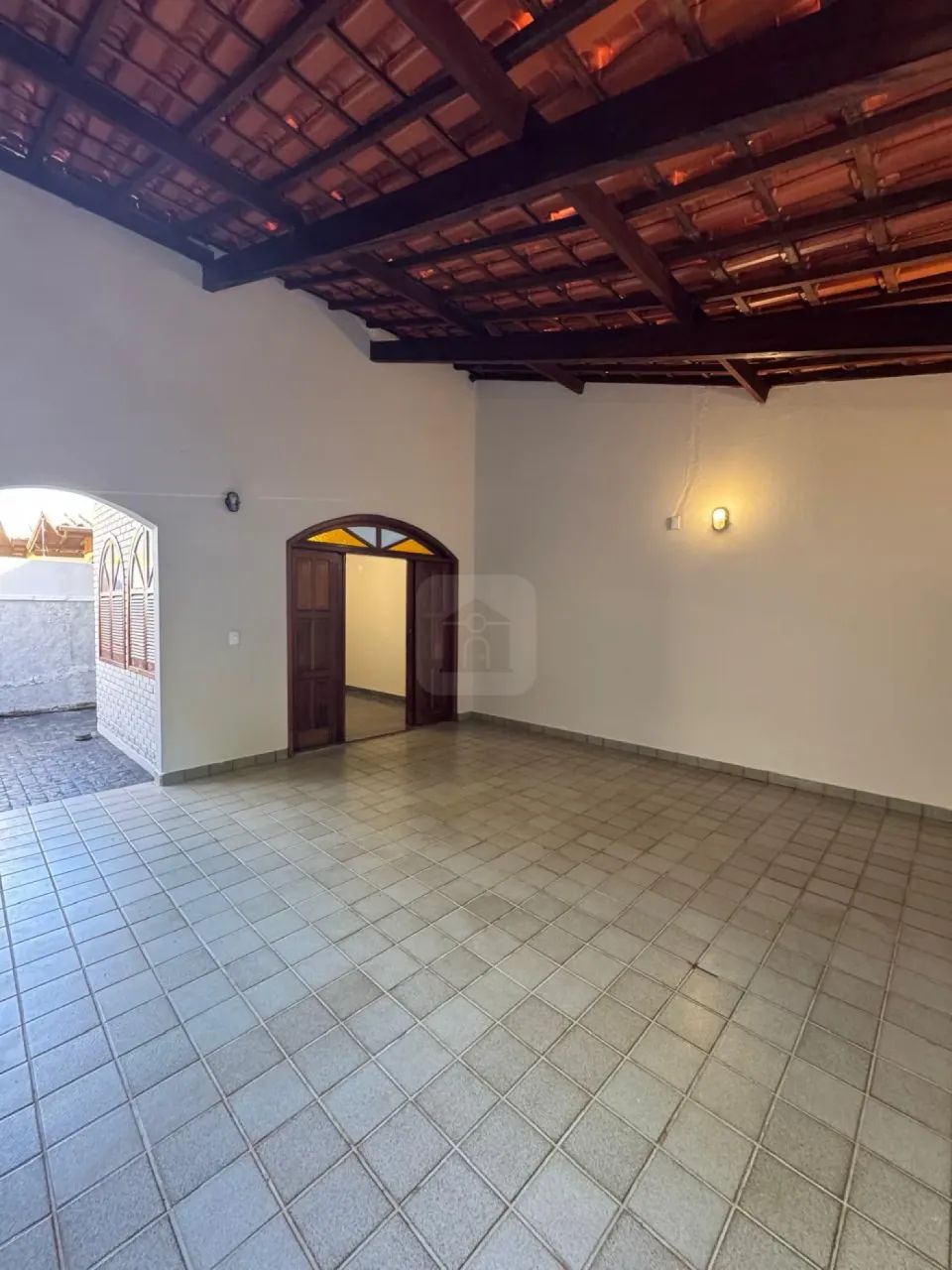 EXCELENTE CASA AMPLA BAIRRO BOSQUE EM ARAGUARI