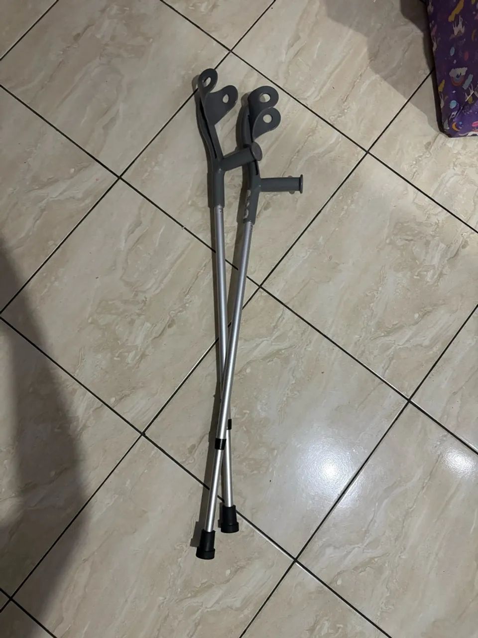 KIT ORTOPÉDICO (Muletas / botas / kit Aquiles)