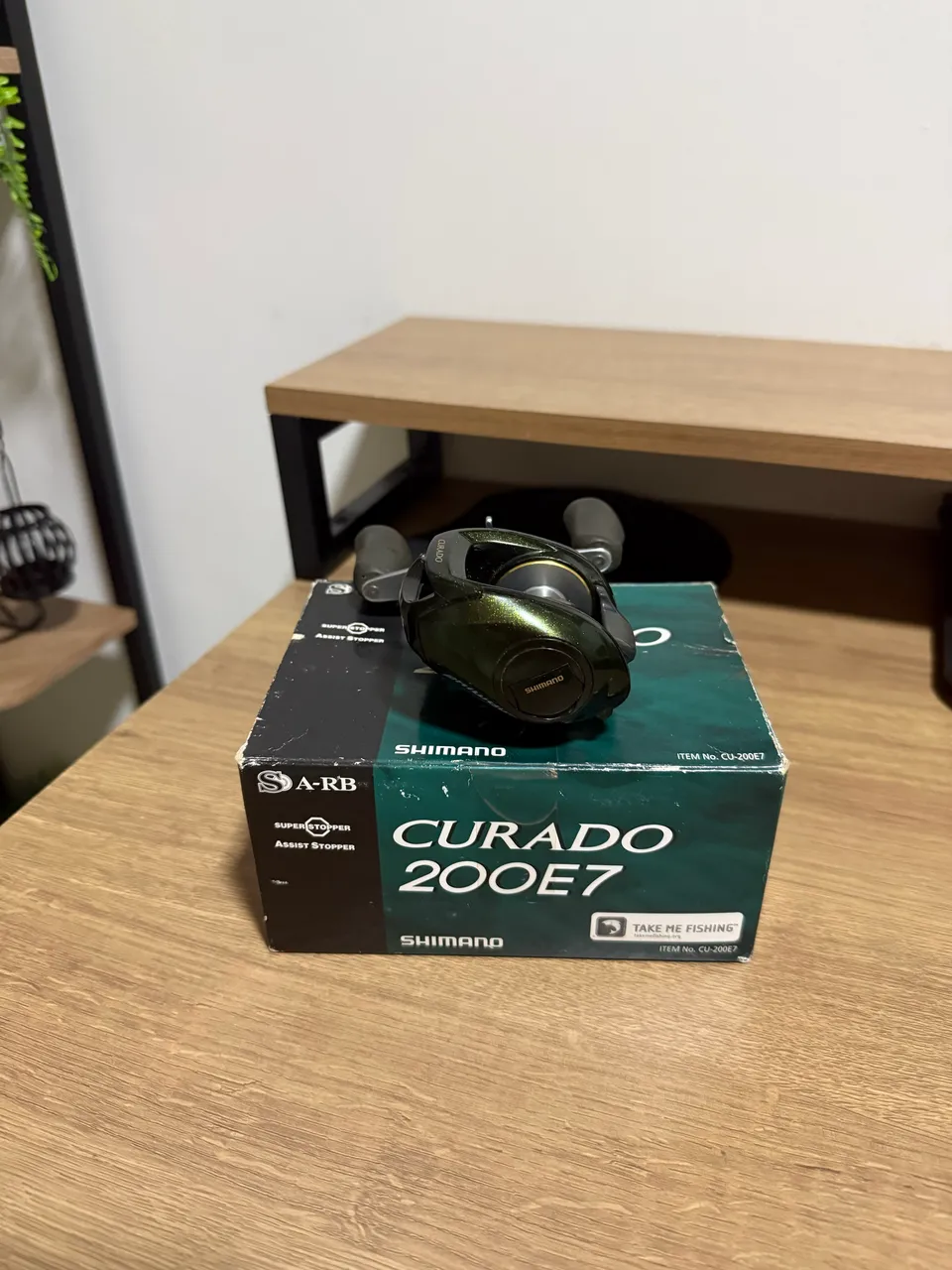Carretilha Shimano Calcutta Conquest Md 401 Xglh Esquerda Cor