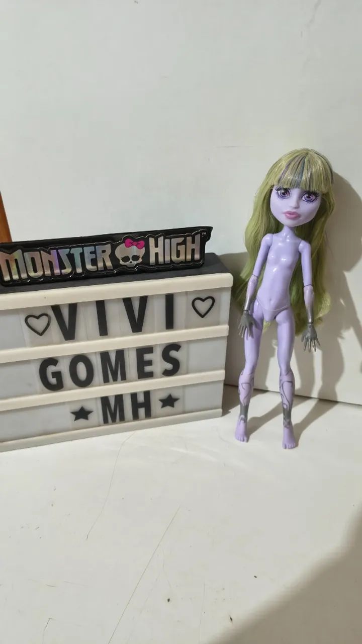 Monster High Twyla básica g1