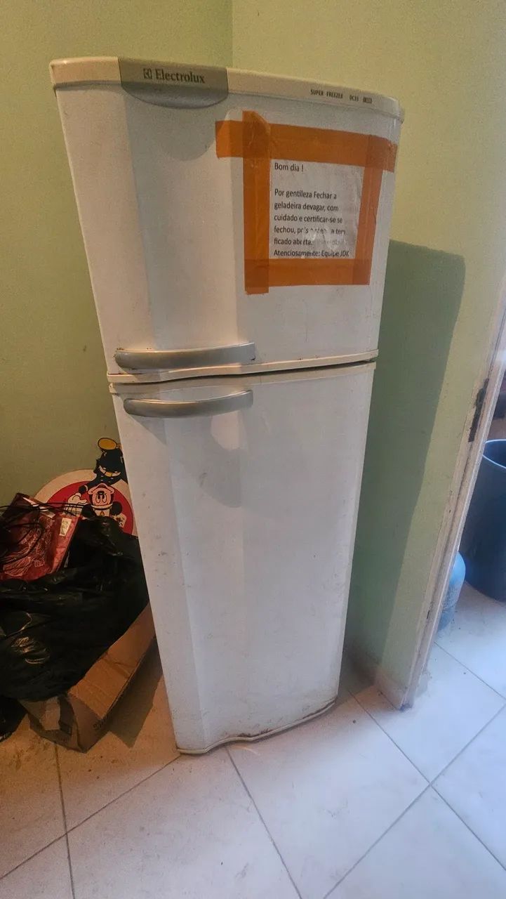 Geladeira Electrolux DC33 Duplex Super Freezer - Funcionando