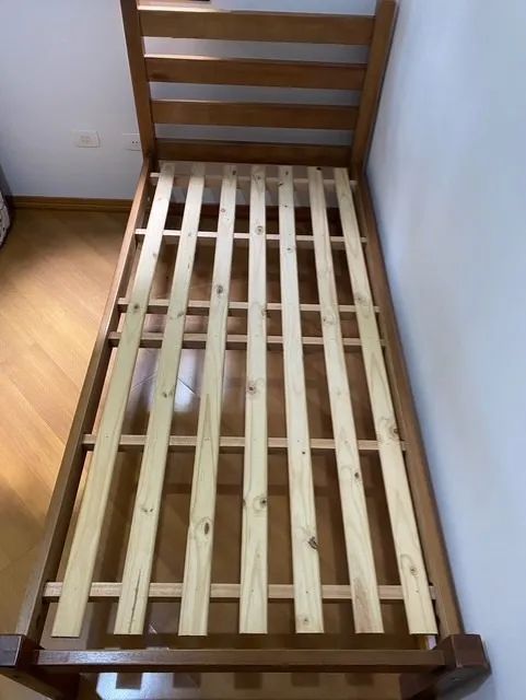 Cama de Solteiro de madeira maciça