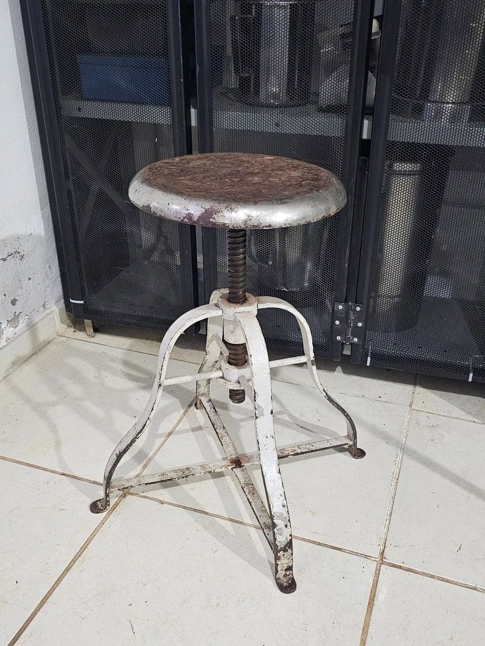 Banquetas Giratórias com Regulagem de Altura - Foto 4