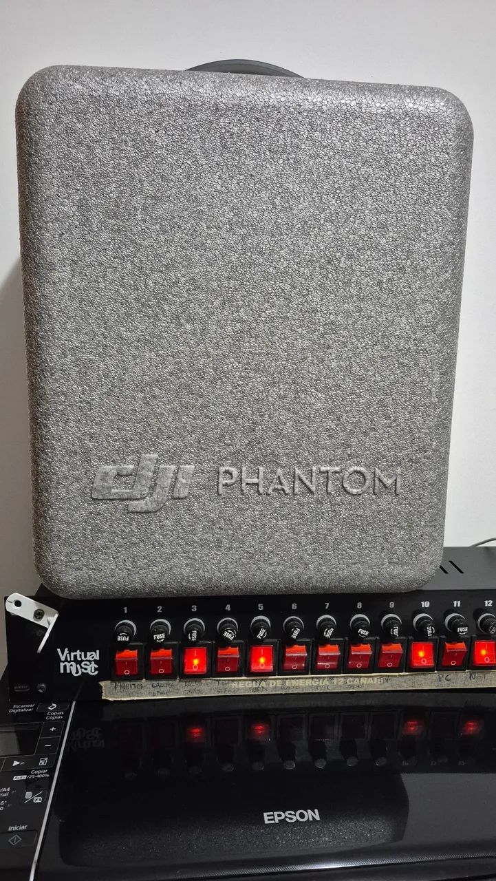 Drone DJI Phantom 4 muito novo - Foto 4