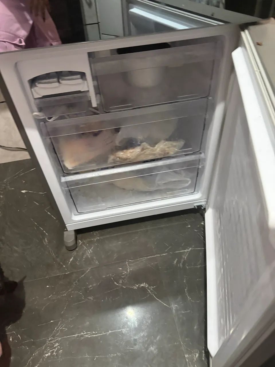Vendo geladeira espelhada  - Foto 4